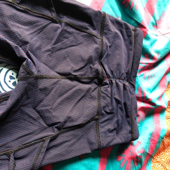 Lululemon Cropped Leggings - Picture 6 of 6